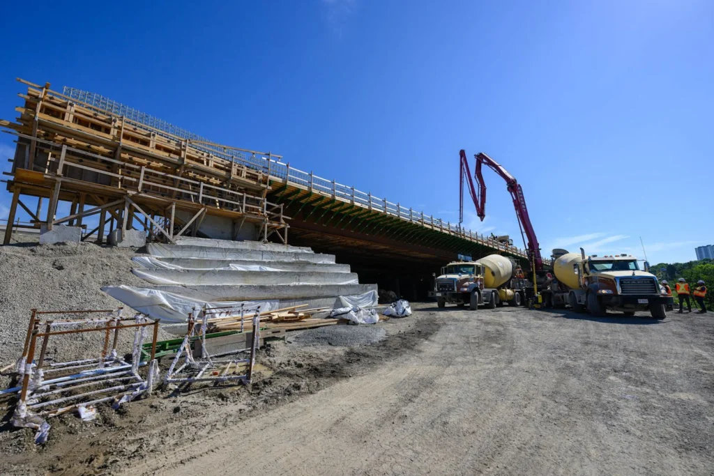 HWY 401 and Leslie Bridge Pour